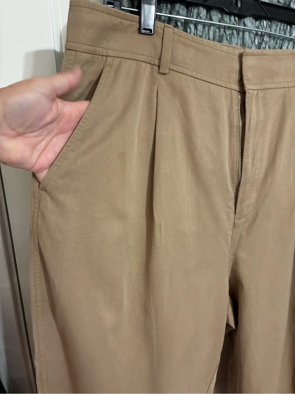 Women’s Tan Pleated Chino Pants - Classic Casual